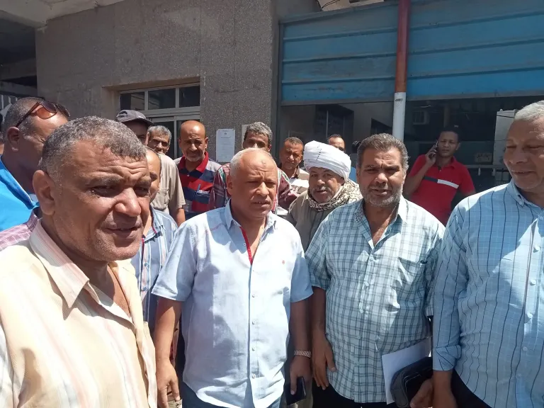 الوحدات المحلية بالمنوفية تكثف تواجدها أمام اللجان لمساعدة الناخبين