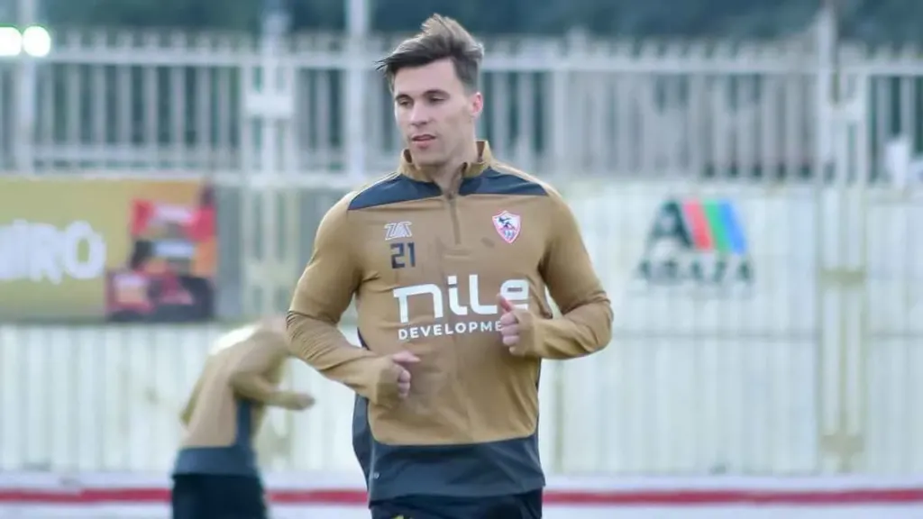 بانيتوليكوس اليوناني يضم كونراد ميشالاك لاعب الزمالك السابق