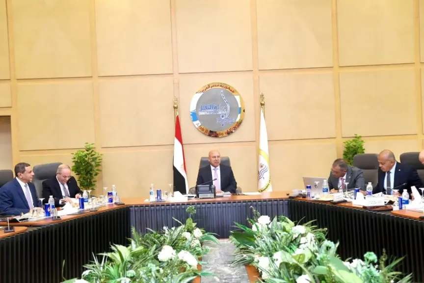 وزير الصناعة والنقل يترأس أعمال الجمعية العمومية العادية لشركة القاهرة للعبّارات