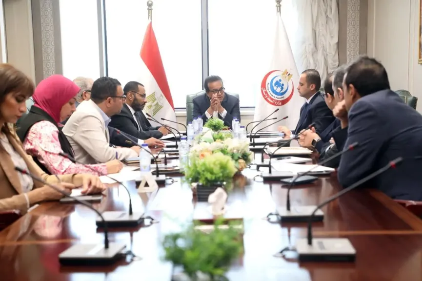 وزير الصحة والسكان يعقد اجتماعًا لمتابعة توافر مخزون آمن من الأدوية بجميع المنشآت الطبية