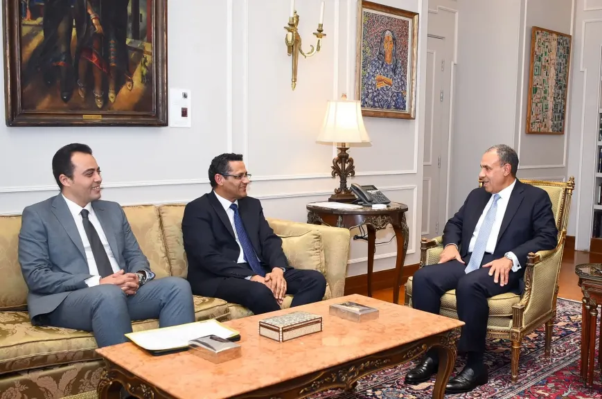 وزير الخارجية يستقبل نقيب الصحفيين ويبحث سبل تعزيز التعاون المشترك