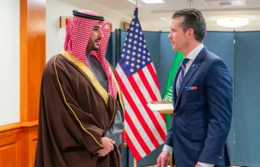 وزيرا دفاع السعودية وأمريكا يبحثان الشراكة الاستراتيجية الدفاعية بين البلدين