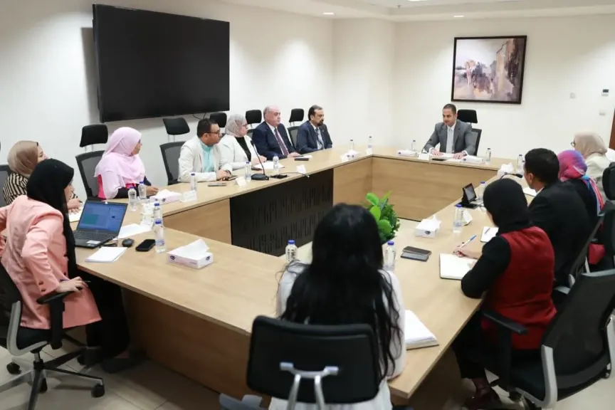 نائب وزير الصحة والسكان يعقد اجتماعًا مع قيادات الوزارة لتعزيز الحوكمة والمؤسسية ورفع كفاءة الخدمات الصحية