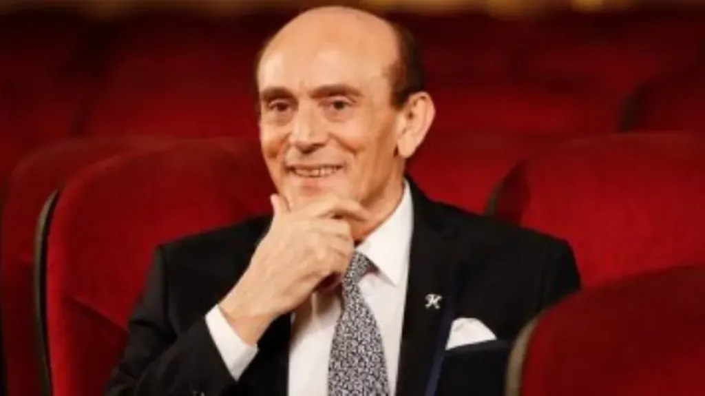 أشرف زكي عن حالة محمد صبحي الصحية: غادر المستشفى ويتوجه إلى منزله