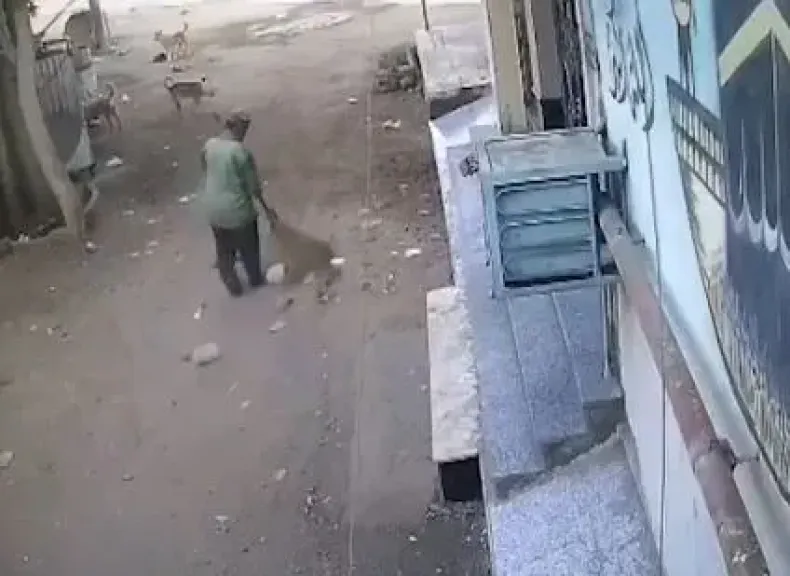 استجابة لمناشدة أسرته.. محافظ الشرقية يوفر عقد عمل لنجل عامل النظافة المتوفى بالشرقية ليخلف والده