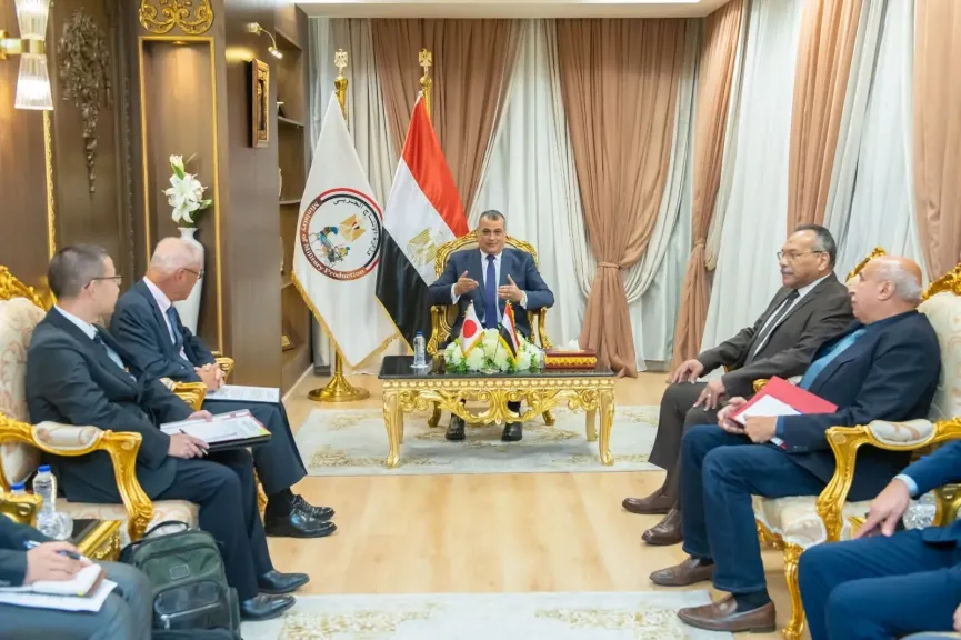وزير الدولة للإنتاج الحربي يستقبل السفير الياباني بالقاهرة لبحث أوجه التعاون المشترك
