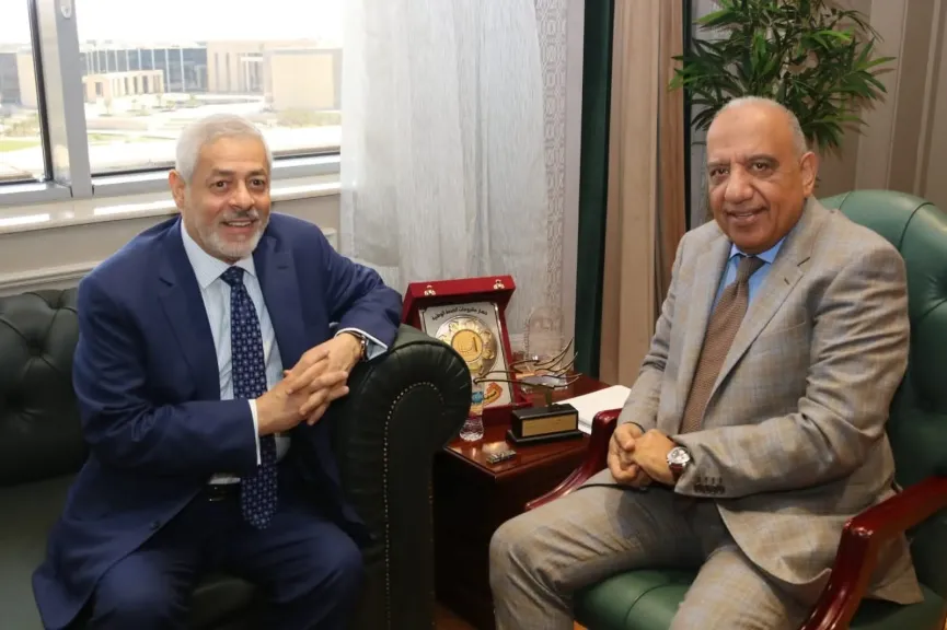 وزير الكهرباء يبحث مع شركة ”AMEA POWER” الإماراتية زيادة التعاون في مجالات الطاقة المتجددة