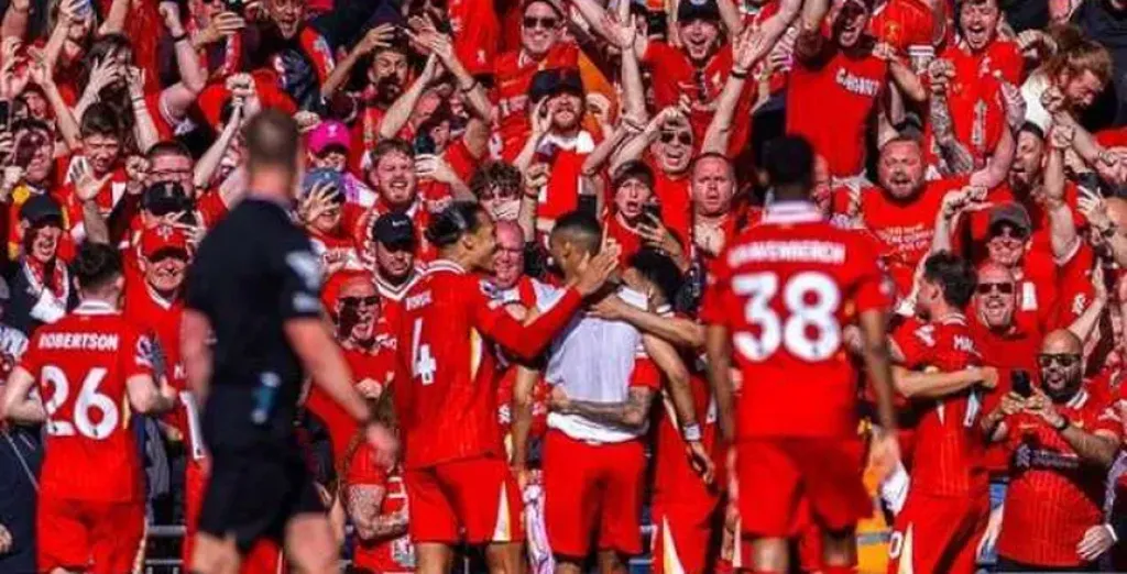 محمد صلاح يقود تشكيل ليفربول أمام كريستال بالاس في كأس الدرع الخيرية