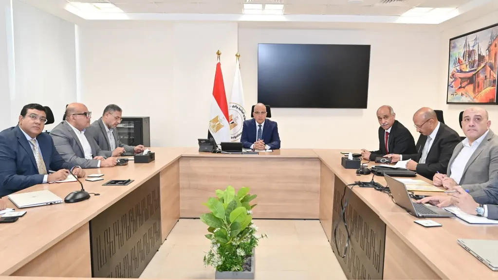 وزير الري يتابع أعمال تطوير منظومة المراقبة والتشغيل بالسد العالي وصيانة خزان أسوان وبواباته