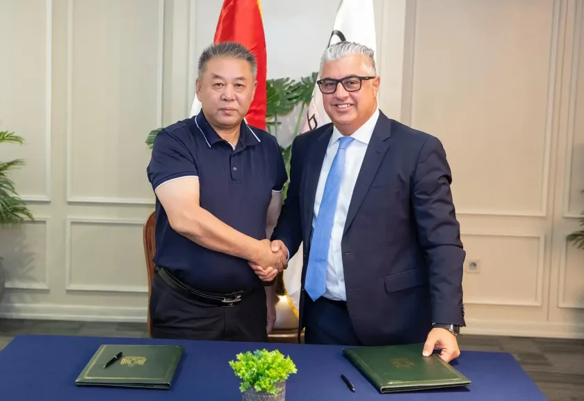 رئيس اقتصادية قناة السويس يوقع عقد إنشاء مصنع ”تشانجتشو رامادا- Changzhou RAMADA” لصناعة المنسوجات بالقنطرة غرب