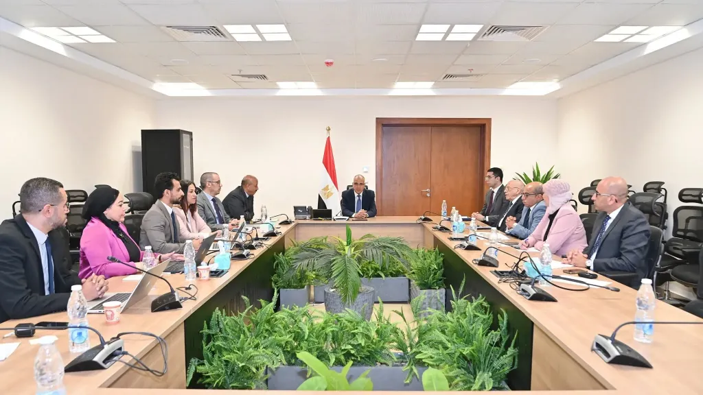 وزير الري يستقبل سفراء مصر الجدد لدى دول جنوب السودان وكينيا و رواندا