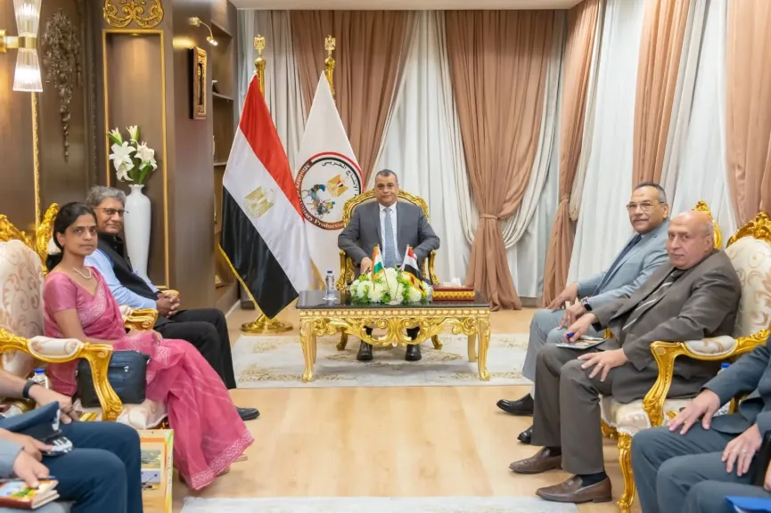 وزير الدولة للإنتاج الحربي وسفير الهند بالقاهرة يبحثان سبل تعزيز التعاون المشترك