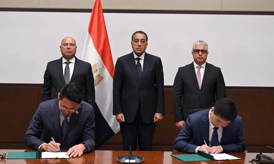 رئيس الوزراء يشهد توقيع عقد إنشاء مصنع مجموعة سايلون الصينية للإطارات بـ ”اقتصادية قناة السويس”