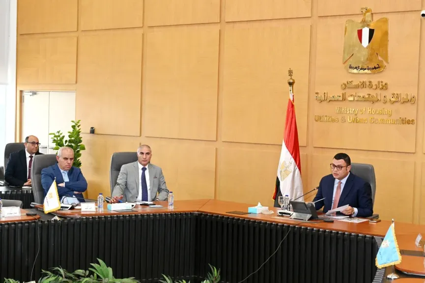 وزير الاسكان يترأس اجتماع لجنة تخصيص الوحدات السكنية للموظفين بالعاصمة الإدارية
