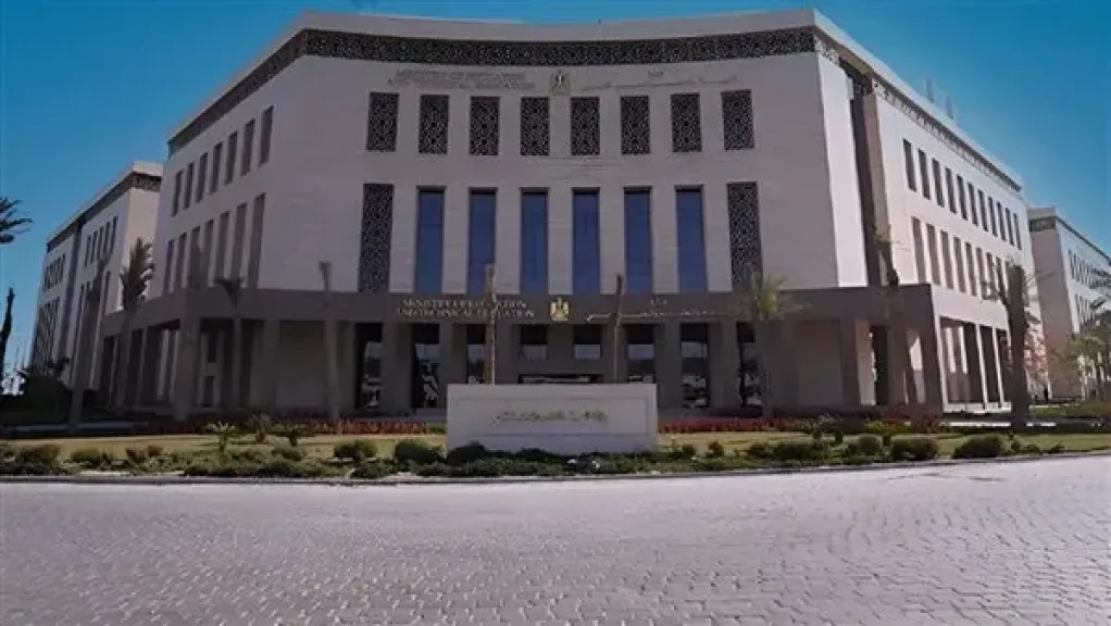 الكليات المتاحة بمسار الآداب والفنون بنظام البكالوريا المصرية