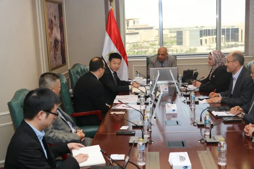 وزير الكهرباء يبحث مع شركة انكورا الصينية توطين صناعة المهمات الكهربائية