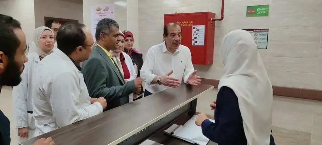 نائب وزير الصحة يتفقد المنشآت الطبية بمحافظة المنيا