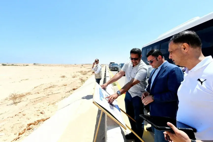 وزير الإسكان يتابع مخطط تنمية منطقة غرب رأس الحكمة