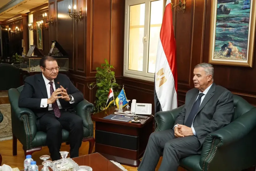 رئيس هيئة الاعتماد والرقابة يلتقي محافظ الإسكندرية لاعتماد المنشآت الصحية