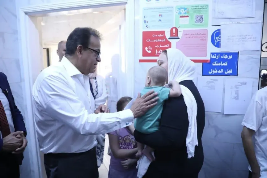 في جولة ميدانية مفاجئة.. وزير الصحة يتفقد مركز صحة أسرة ”الريحان” بالشروق