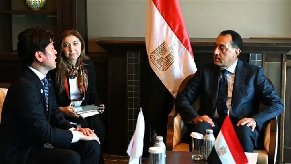 رئيس الوزراء لوزير النقل الياباني: مصر تتطلع لجذب صناعات السيارات