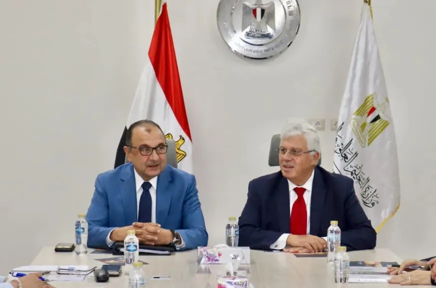 وزيرا التعليم العالي وقطاع الأعمال يبحثان تعزيز التعاون المشترك واستثمار الأصول لدعم المنظومة التعليمية والاقتصاد الوطني