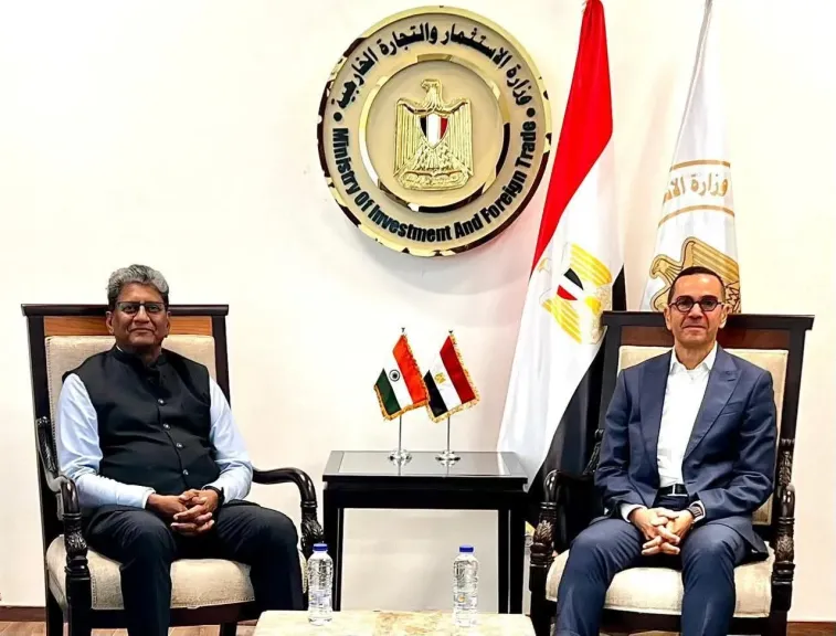 وزير الاستثمار يلتقى السفير الهندي بالقاهرة لبحث سبل تعزيز العلاقات الاقتصادية