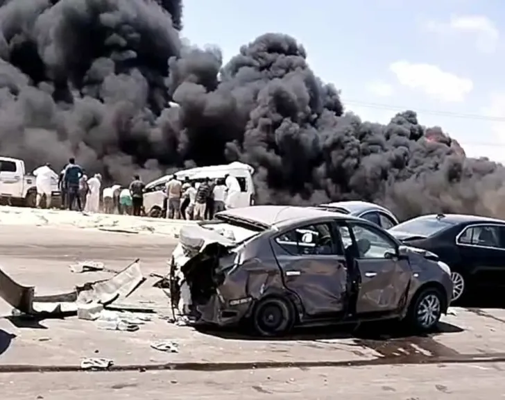 الصحة: حالتا وفاة و18 مصابا في حادث تصادم علي طريق الإسكندرية مطروح بين سيارة نقل وعدة سيارات