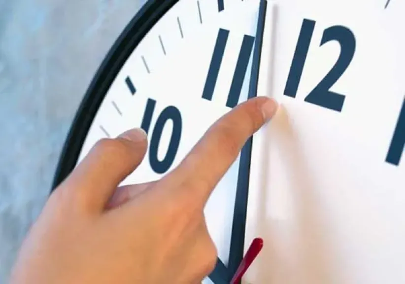 الغاء التوقيت الصيفي وتأخير الساعة 60 دقيقة