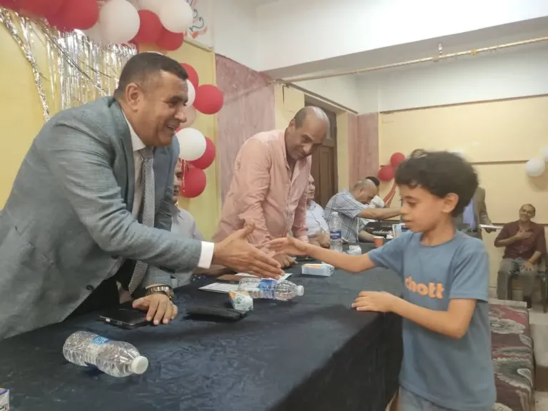 تكريم اوائل الطلبة بإدارة اشمون التعليمية بحضور القيادات التعليمية و”العازف الصغير” يحي الحفل