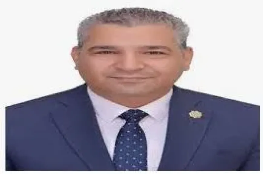 عياد رزق: استمرار القيود الإسرائيلية على دخول المساعدات لغزة جريمة مكتملة الأركان في حق الإنسانية