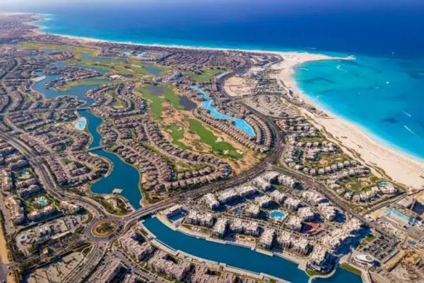 رجل أعمال يقترح طرح الاراضي المتبقية بالساحل الشمالي والبحر الأحمر لحل أزمة الديون الخارجية