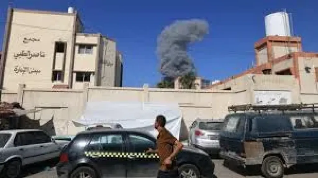 مجزرة اسرائيلية جديدة تستهدف مجمع ناصر الطبي واستشهاد صحفيين