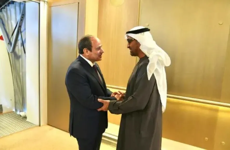 الرئيس السيسي يستقبل محمد بن زايد في مطار العلمين في زيارة تمتد لعدة أيام
