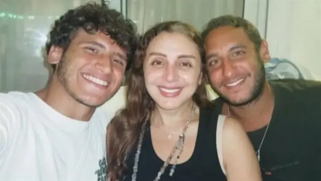 أول ظهور لـ أنغام مع أبنائها بعد عودتها لمصر من رحلتها العلاجية بألمانيا