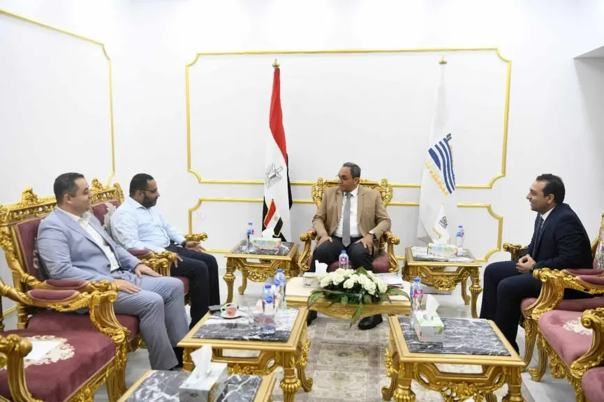 محافظ قنا يستقبل مساعد وزير الصحة لبحث تنفيذ المبادرات الرئاسية وتطوير الخدمات الطبية