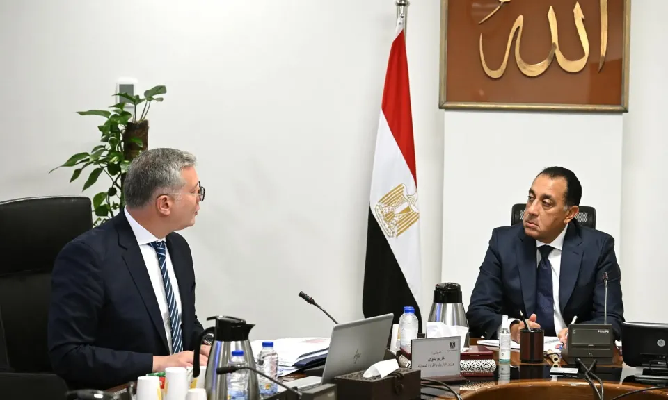 رئيس الوزراء يُتابع مع وزير البترول والثروة المعدنية عددًا من ملفات العمل