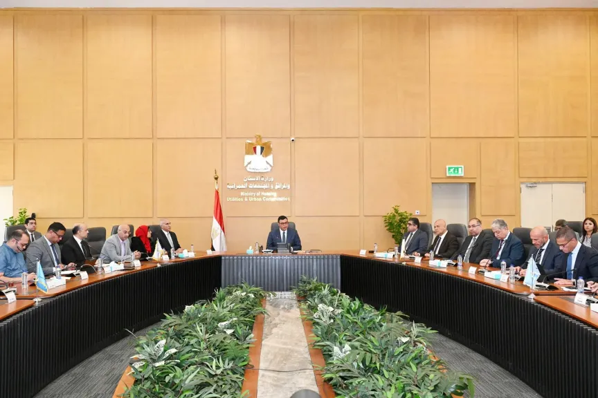 وزير الإسكان يتابع موقف تنفيذ منطقة الأعمال المركزية بالعاصمة الإدارية الجديدة