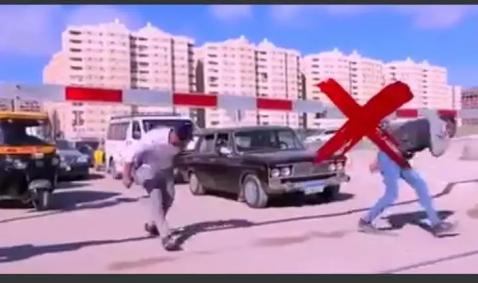 النقل تناشد المواطنين المشاركة في التوعية بضروة الالتزام بعدم اقتحام المزلقان او السير عكس الاتجاه