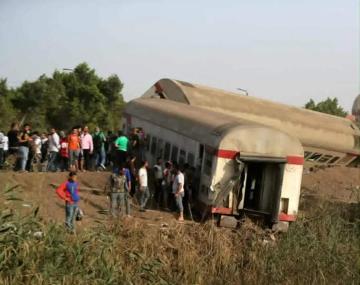 محافظ مطروح: قطار آخر عبر بسلام من نفس الموقع قبل الحادث بوقت قصير.. ومعظم المصابين مصطافون