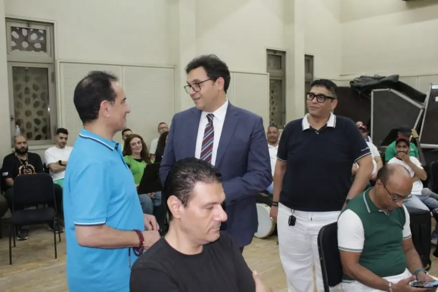 وزير الثقافة يشهد بروفة النجم محمد ثروت لاحتفالية المولد النبوي بدار الأوبرا