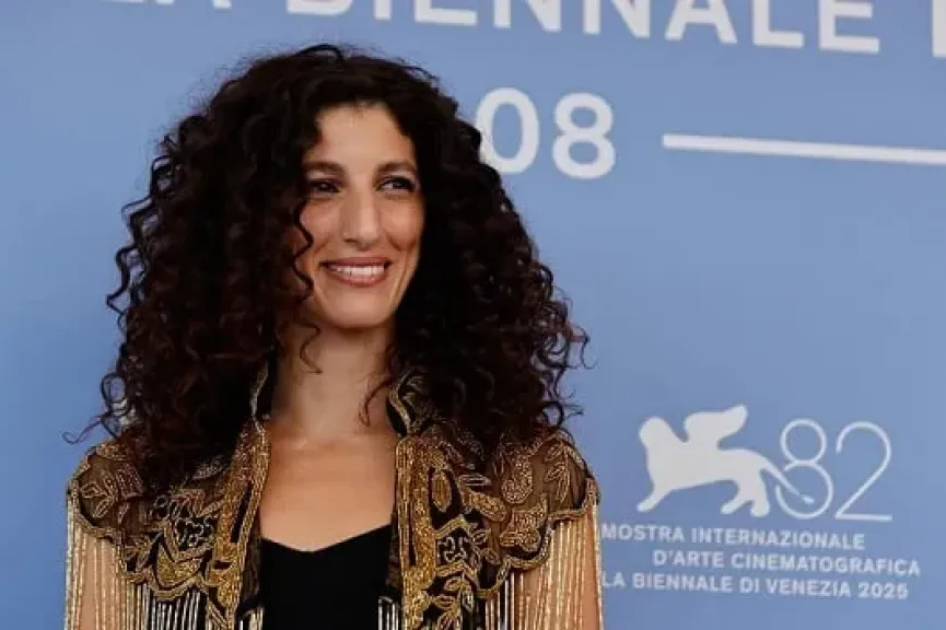 استقبال مؤثر للفيلم الليبي بابا والقذافي في عرضه العالمي بمهرجان فينيسيا السينمائي