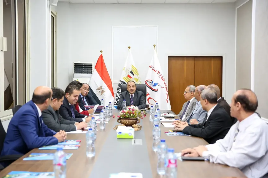 وزير قطاع الأعمال يوجّه بوضع استراتيجية شاملة للنهوض بمركز معلومات القطاع