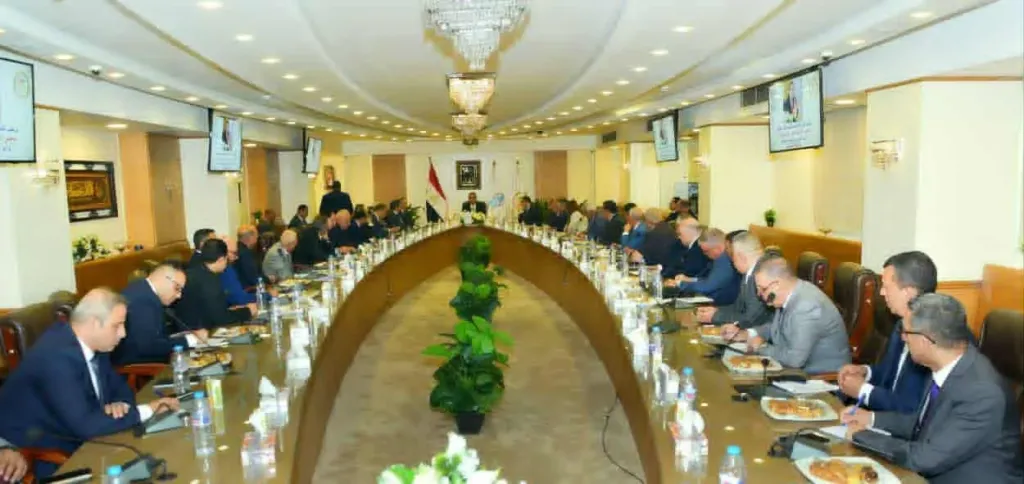 وزير التموين يجتمع مع شركات الزيوت لمواجهة الغش التجاري وضبط الأسواق
