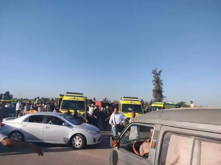 الشرقية: وفاة واحدة وإصابة 28 في حادث انقلاب اتوبيس بطريق سعود الحسينية
