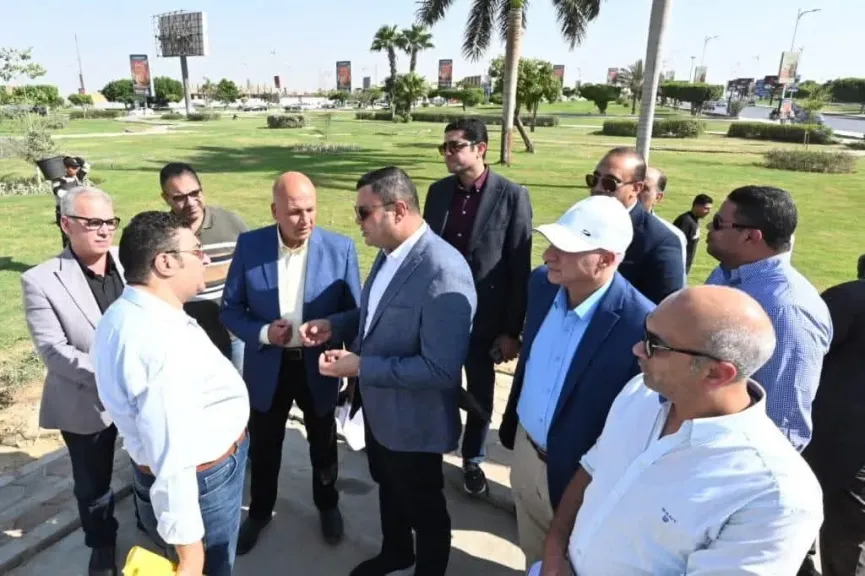 وزير الإسكان يبدأ جولة تفقدية بمدينة العبور يستهلها بمتابعة أعمال رفع كفاءة وتطوير نفق العبور
