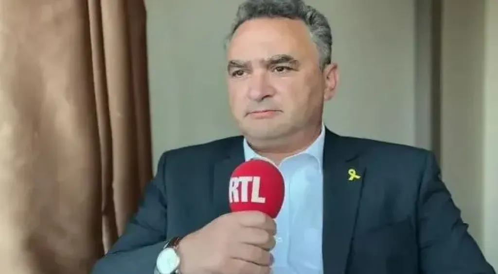 معلقا باستهزاء.. سفير إسرائيل بباريس لناشطي أسطول الصمود: أتمنى لهم الحظ الوفير للبقاء على قيد الحياة