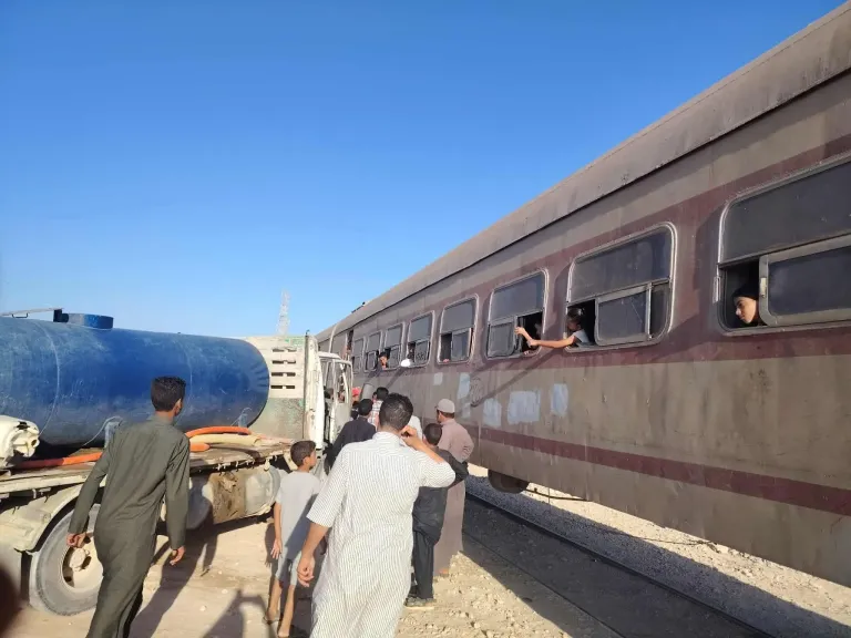 اصطدام قطار ركاب بسيارة نقل مياه في الضبعة دون إصابات أو ضحايا