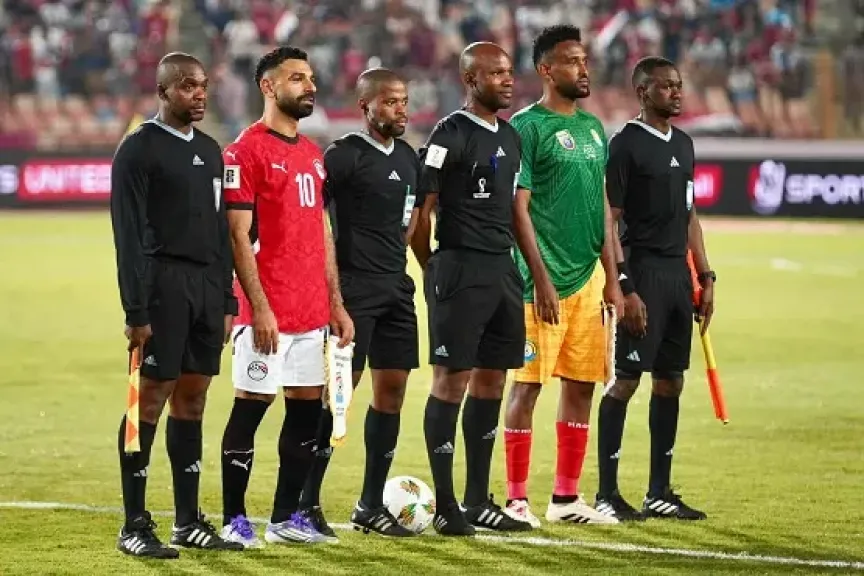 منتخب مصر يضع قدما في المونديال بثنائية في إثيوبيا