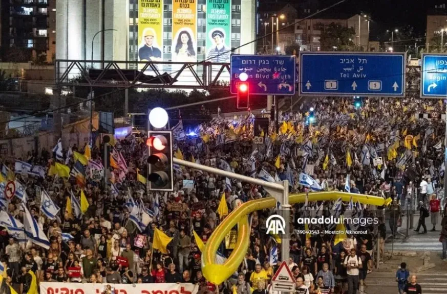 متظاهرون يتوجهون نحو منزل نتنياهو بالقدس للمطالبة بصفقة تبادل أسرى